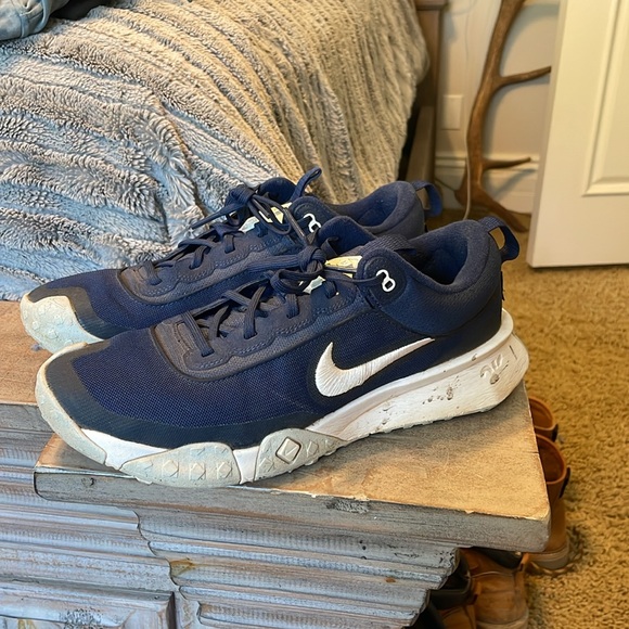 Nike Runners - Picture 2 of 4
